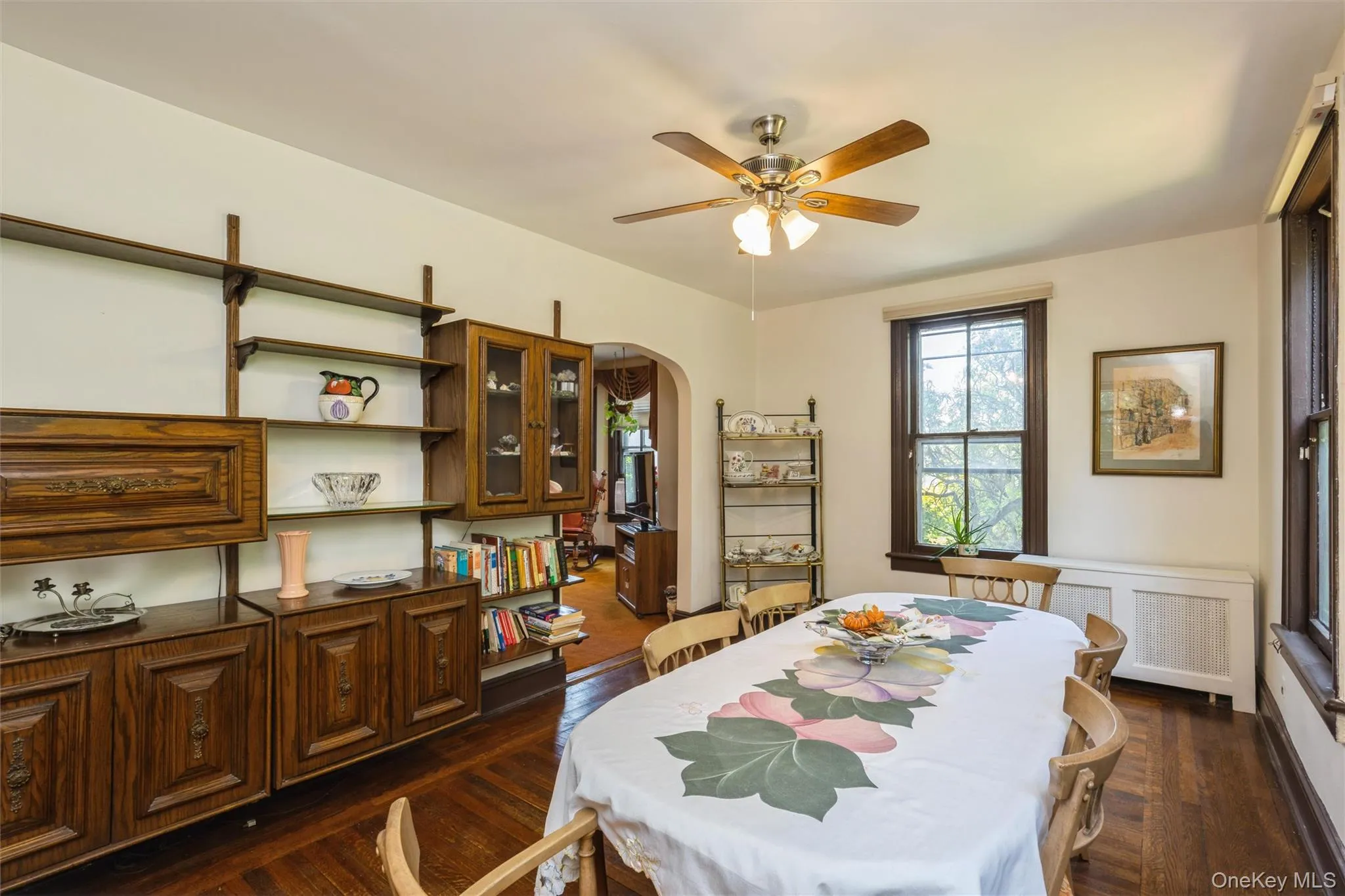 17 Crampton Avenue, North Hempstead, NY, 3 Bedrooms Bedrooms, 10 Rooms Rooms,1 BathroomBathrooms,Residential,For Rent,Crampton,0,1001565 17 Crampton Avenue, North Hempstead, NY, 3 Bedrooms Bedrooms, 10 Rooms Rooms,1 BathroomBathrooms,Residential,For Rent,Crampton,0,1001565