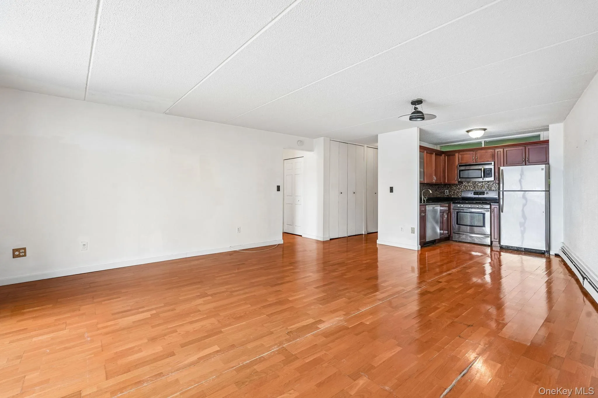 1120 Warburton Avenue, Yonkers, NY, 1 Bedroom Bedrooms, 3 Rooms Rooms,1 BathroomBathrooms,Residential,For Rent,Warburton,0,1001566 1120 Warburton Avenue, Yonkers, NY, 1 Bedroom Bedrooms, 3 Rooms Rooms,1 BathroomBathrooms,Residential,For Rent,Warburton,0,1001566