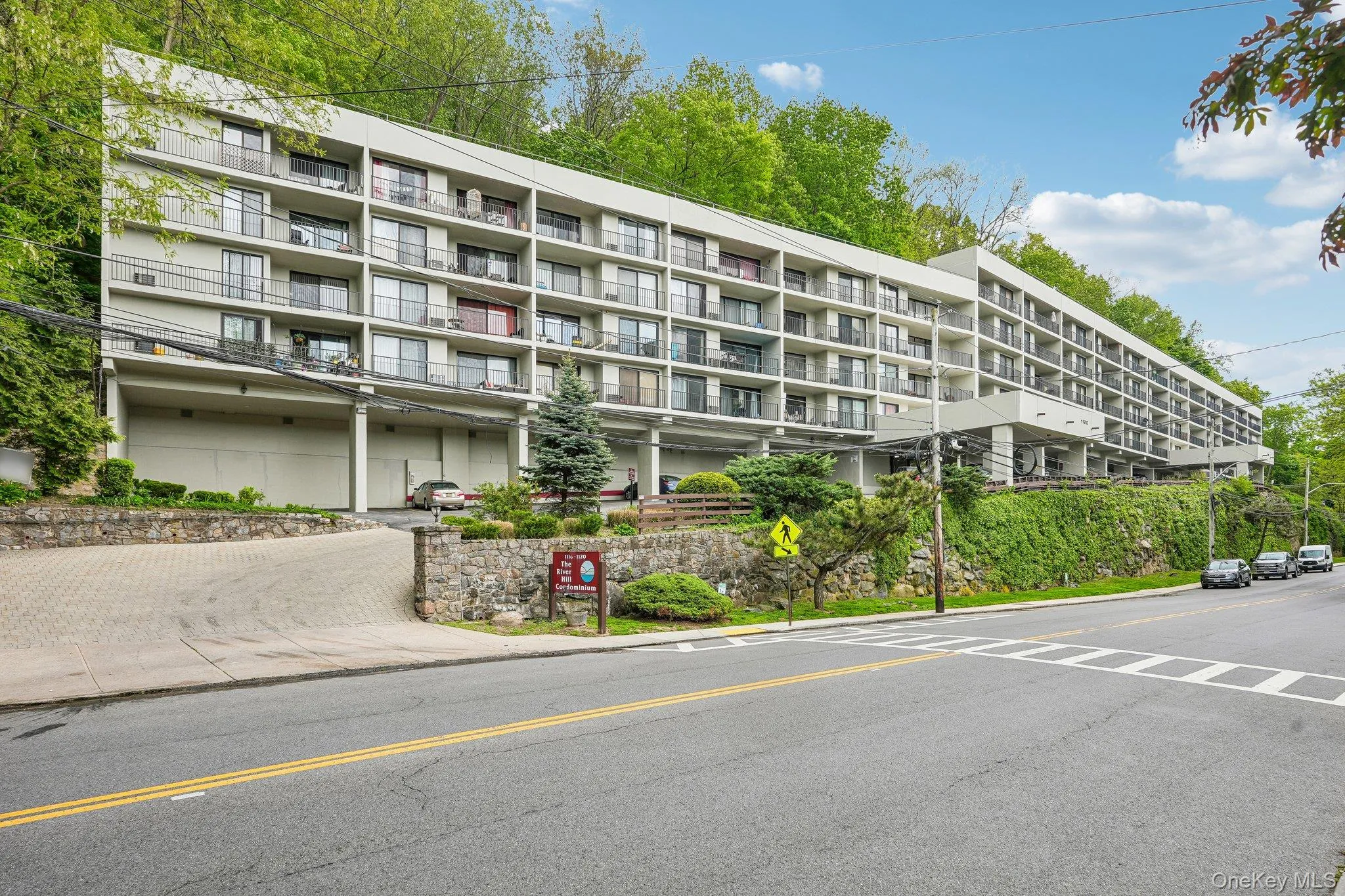 1120 Warburton Avenue, Yonkers, NY, 1 Bedroom Bedrooms, 3 Rooms Rooms,1 BathroomBathrooms,Residential,For Rent,Warburton,0,1001566 1120 Warburton Avenue, Yonkers, NY, 1 Bedroom Bedrooms, 3 Rooms Rooms,1 BathroomBathrooms,Residential,For Rent,Warburton,0,1001566