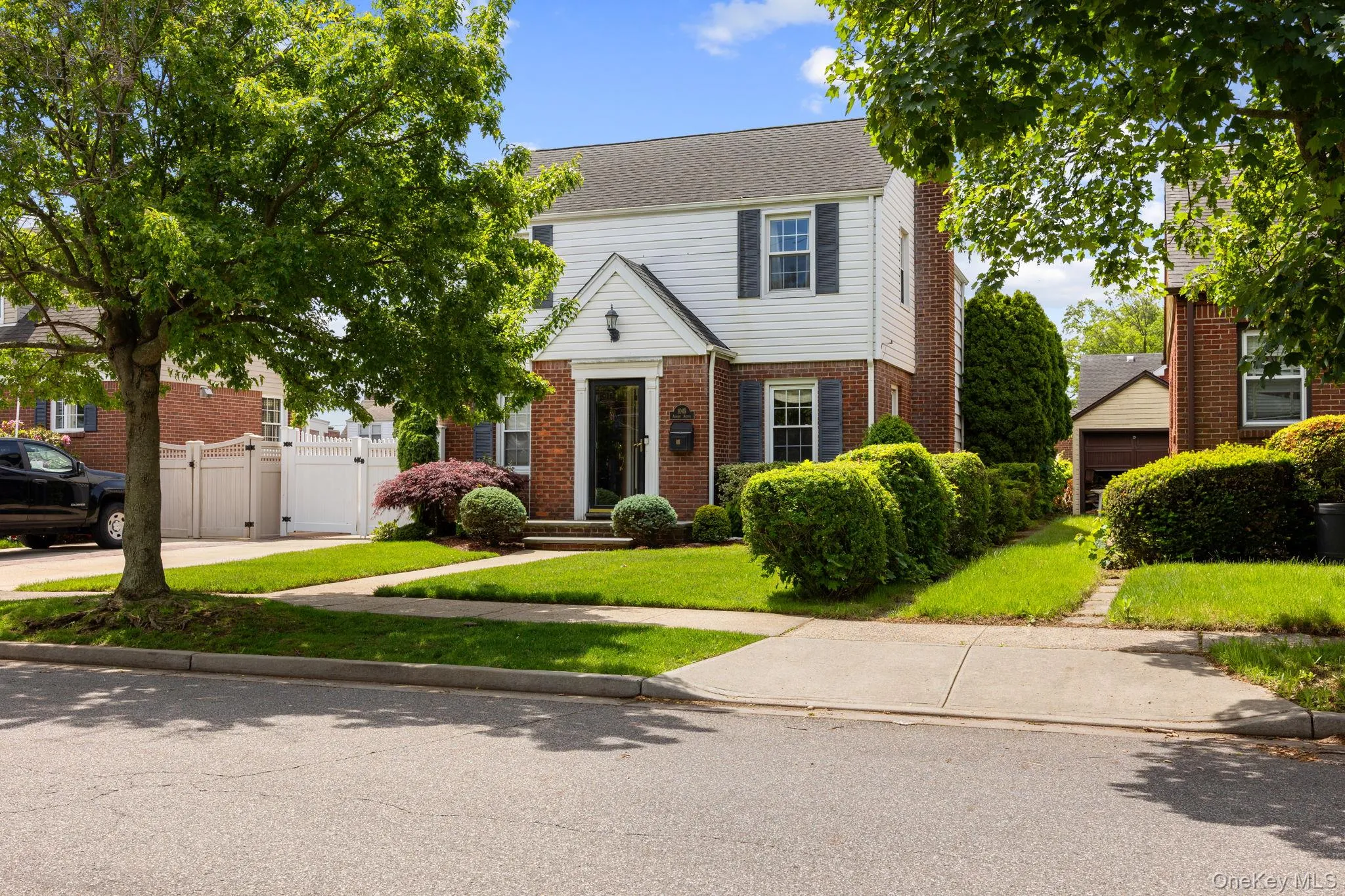 1049 Admont Avenue, Hempstead, NY, 3 Bedrooms Bedrooms, 8 Rooms Rooms,1 BathroomBathrooms,Residential,For Rent,Admont,0,1001567 1049 Admont Avenue, Hempstead, NY, 3 Bedrooms Bedrooms, 8 Rooms Rooms,1 BathroomBathrooms,Residential,For Rent,Admont,0,1001567
