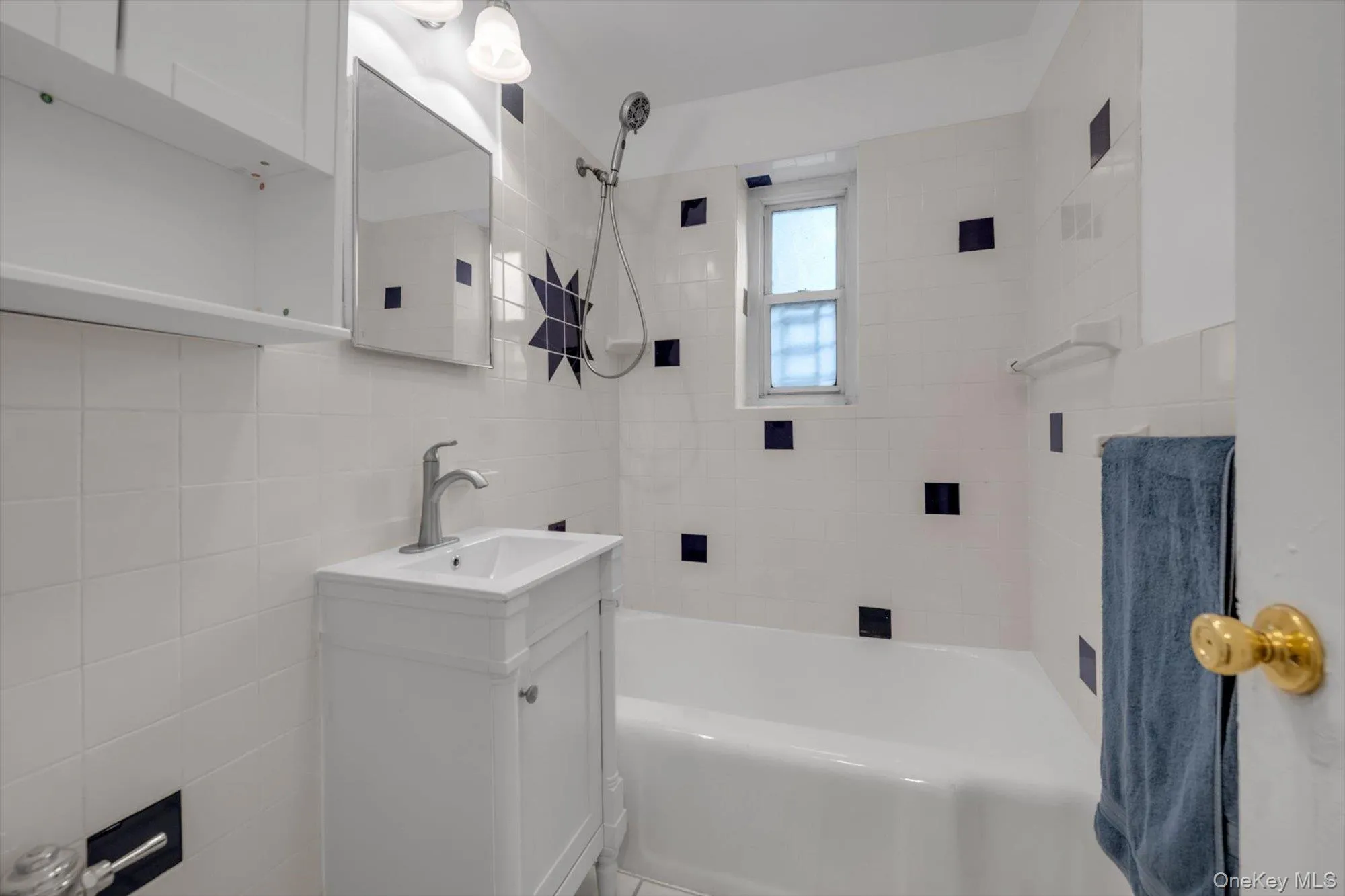 111-01 66th Road, New York, NY, 1 Bedroom Bedrooms, 3 Rooms Rooms,1 BathroomBathrooms,Residential,For Rent,66th,0,1001576 111-01 66th Road, New York, NY, 1 Bedroom Bedrooms, 3 Rooms Rooms,1 BathroomBathrooms,Residential,For Rent,66th,0,1001576