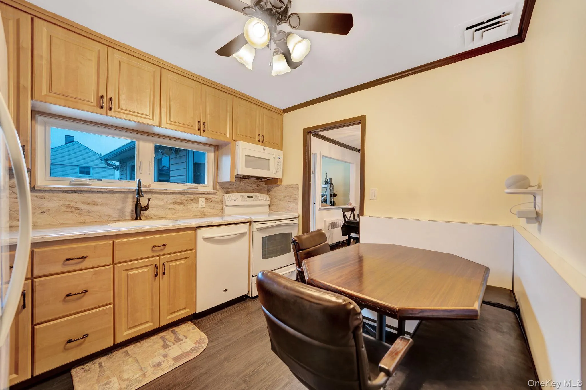 321 Waukena Avenue, Hempstead, NY, 3 Bedrooms Bedrooms, 11 Rooms Rooms,2 BathroomsBathrooms,Residential,For Rent,Waukena,0,1001577 321 Waukena Avenue, Hempstead, NY, 3 Bedrooms Bedrooms, 11 Rooms Rooms,2 BathroomsBathrooms,Residential,For Rent,Waukena,0,1001577