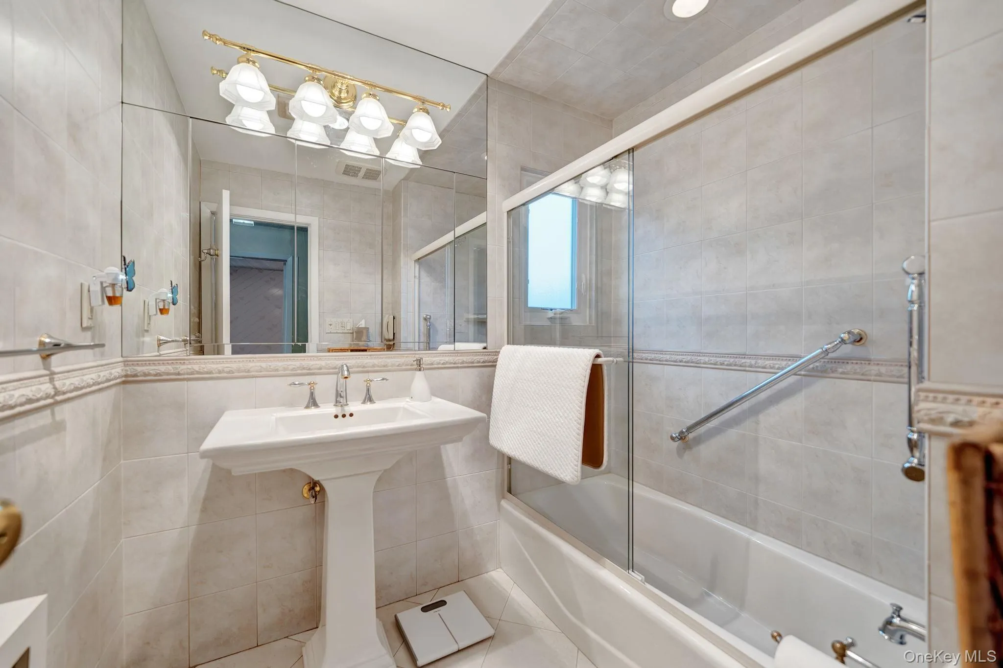 321 Waukena Avenue, Hempstead, NY, 3 Bedrooms Bedrooms, 11 Rooms Rooms,2 BathroomsBathrooms,Residential,For Rent,Waukena,0,1001577 321 Waukena Avenue, Hempstead, NY, 3 Bedrooms Bedrooms, 11 Rooms Rooms,2 BathroomsBathrooms,Residential,For Rent,Waukena,0,1001577