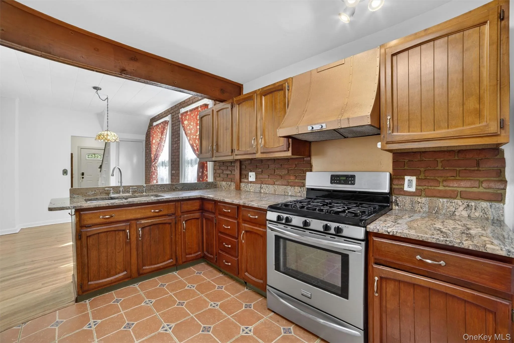 Plenty of counterspace and cabinets. Plenty of counterspace and cabinets.