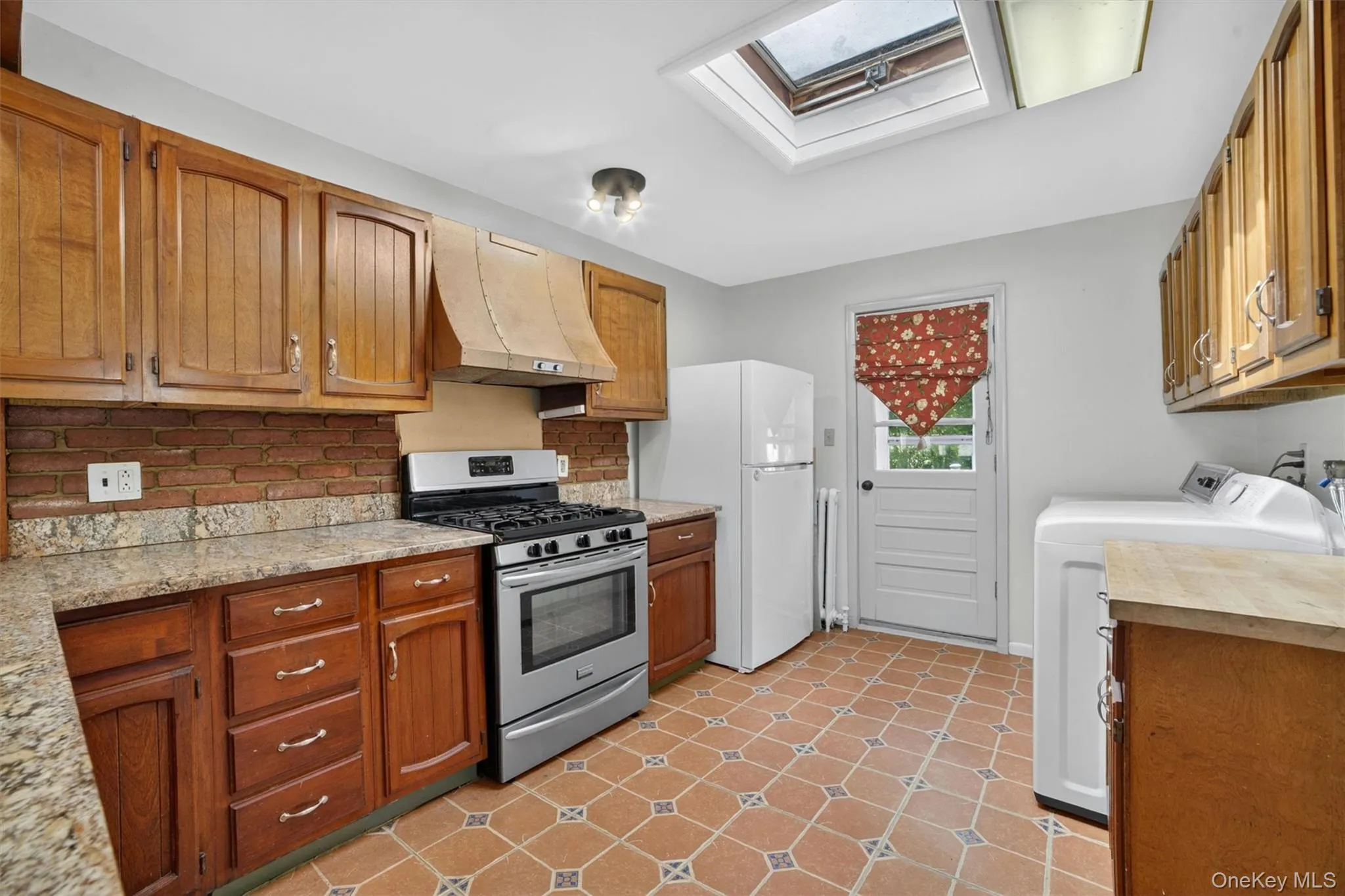 Skylight adds natural light! Skylight adds natural light!