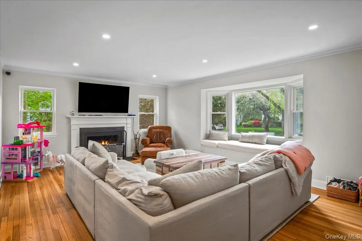 Living room with built in bench Living room with built in bench