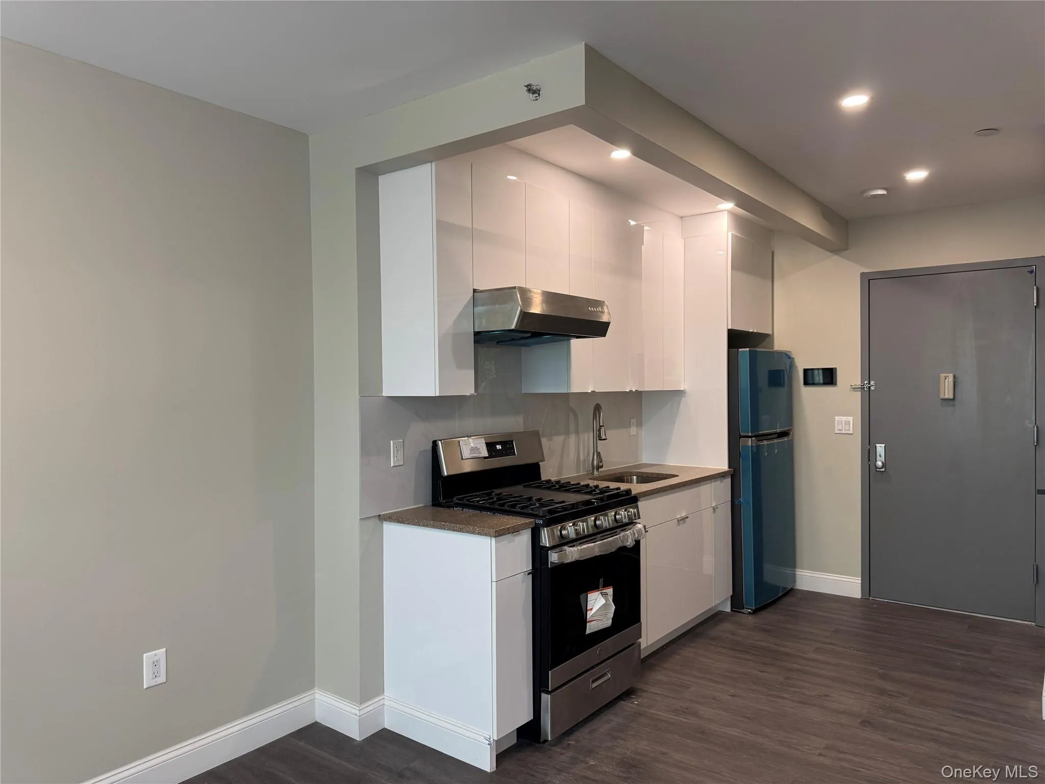 163-07 72nd Ave, New York, NY, 1 Bedroom Bedrooms, 4 Rooms Rooms,1 BathroomBathrooms,Residential Lease,For Rent,72nd Ave,0,1001588 163-07 72nd Ave, New York, NY, 1 Bedroom Bedrooms, 4 Rooms Rooms,1 BathroomBathrooms,Residential Lease,For Rent,72nd Ave,0,1001588