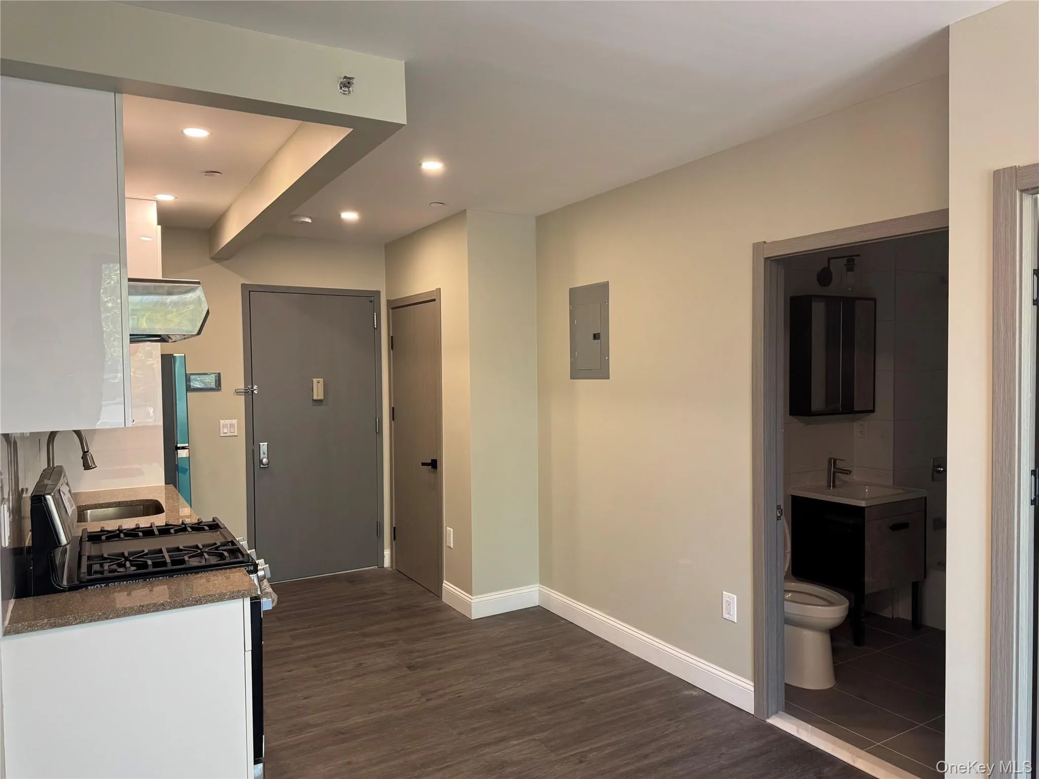 163-07 72nd Ave, New York, NY, 1 Bedroom Bedrooms, 4 Rooms Rooms,1 BathroomBathrooms,Residential Lease,For Rent,72nd Ave,0,1001588 163-07 72nd Ave, New York, NY, 1 Bedroom Bedrooms, 4 Rooms Rooms,1 BathroomBathrooms,Residential Lease,For Rent,72nd Ave,0,1001588