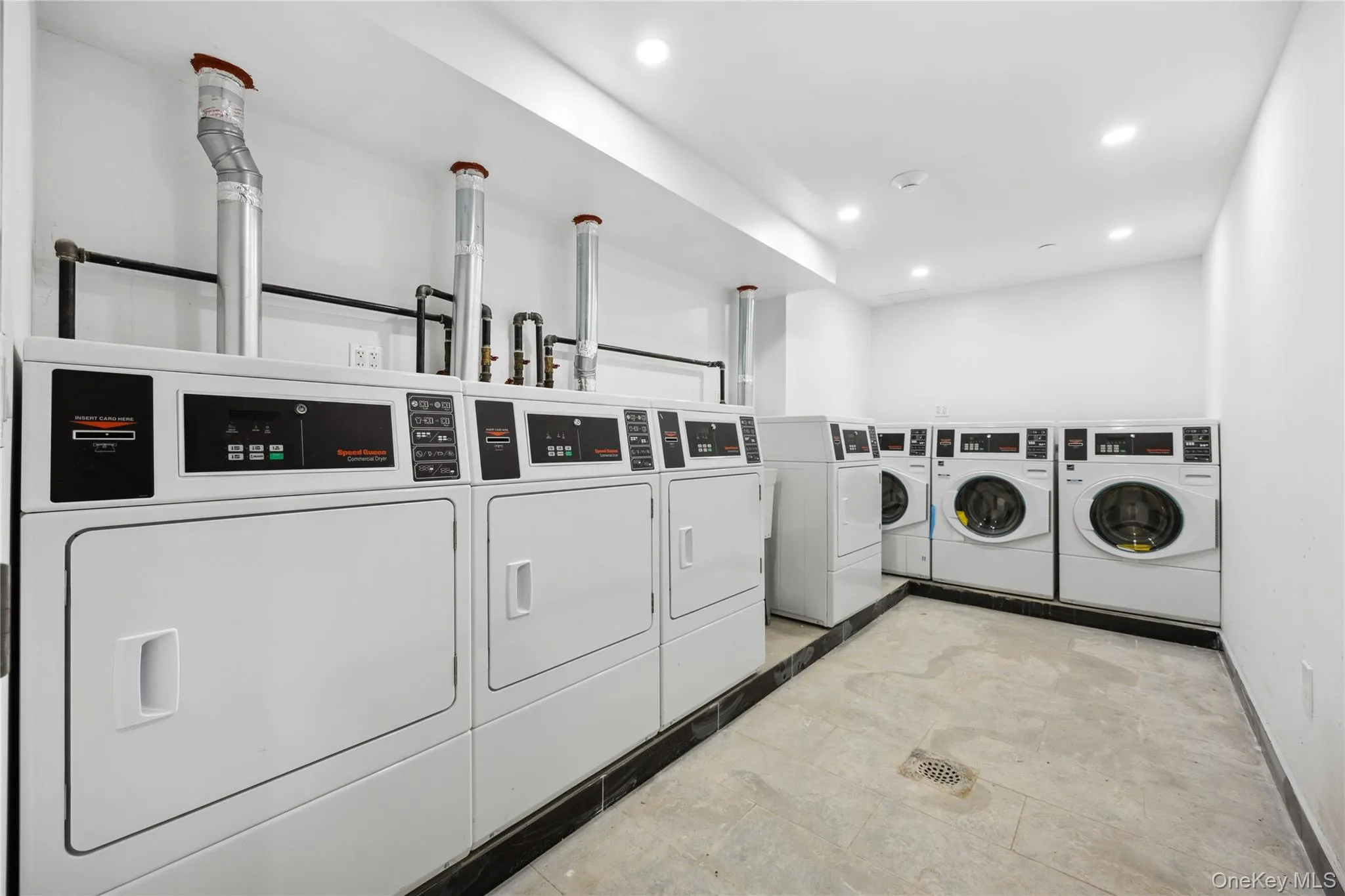 163-07 72nd Ave, New York, NY, 1 Bedroom Bedrooms, 4 Rooms Rooms,1 BathroomBathrooms,Residential Lease,For Rent,72nd Ave,0,1001588 163-07 72nd Ave, New York, NY, 1 Bedroom Bedrooms, 4 Rooms Rooms,1 BathroomBathrooms,Residential Lease,For Rent,72nd Ave,0,1001588
