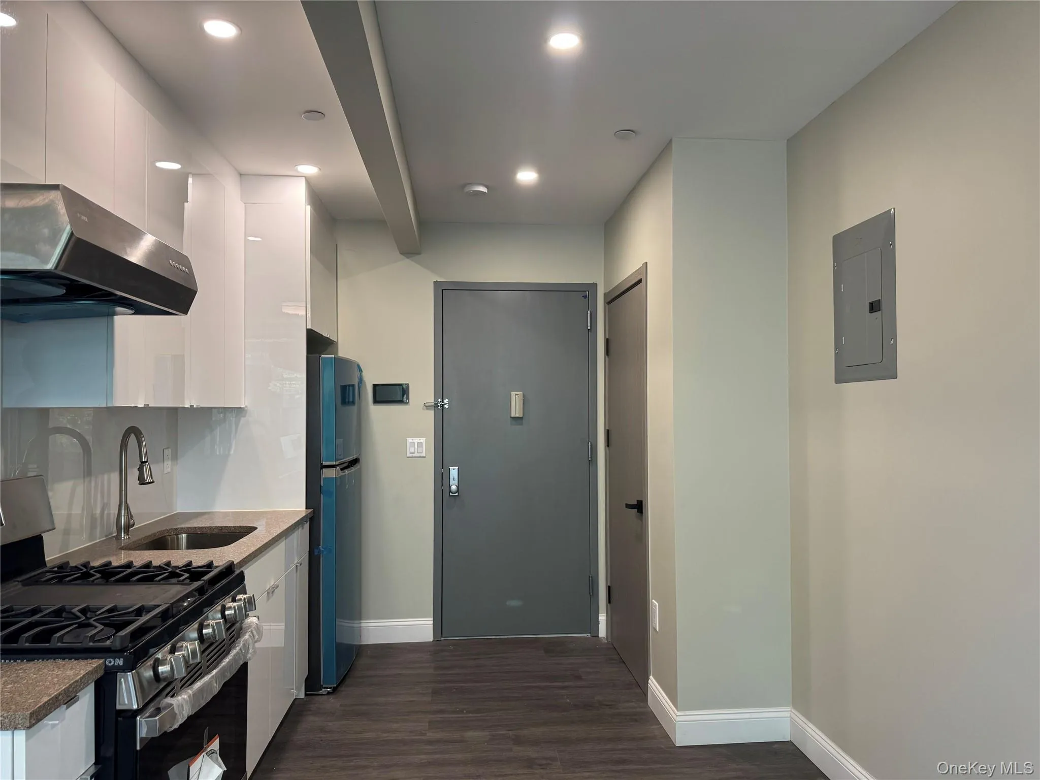 163-07 72nd Ave, New York, NY, 1 Bedroom Bedrooms, 4 Rooms Rooms,1 BathroomBathrooms,Residential Lease,For Rent,72nd Ave,0,1001588 163-07 72nd Ave, New York, NY, 1 Bedroom Bedrooms, 4 Rooms Rooms,1 BathroomBathrooms,Residential Lease,For Rent,72nd Ave,0,1001588