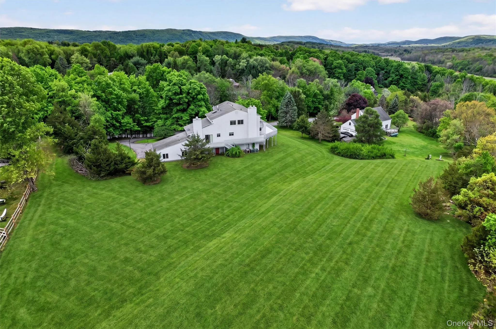 15 Deer Pond Drive, Warwick (town), NY, 4 Bedrooms Bedrooms, 6 Rooms Rooms,3 BathroomsBathrooms,Residential,For Rent,Deer Pond,0,1001590 15 Deer Pond Drive, Warwick (town), NY, 4 Bedrooms Bedrooms, 6 Rooms Rooms,3 BathroomsBathrooms,Residential,For Rent,Deer Pond,0,1001590