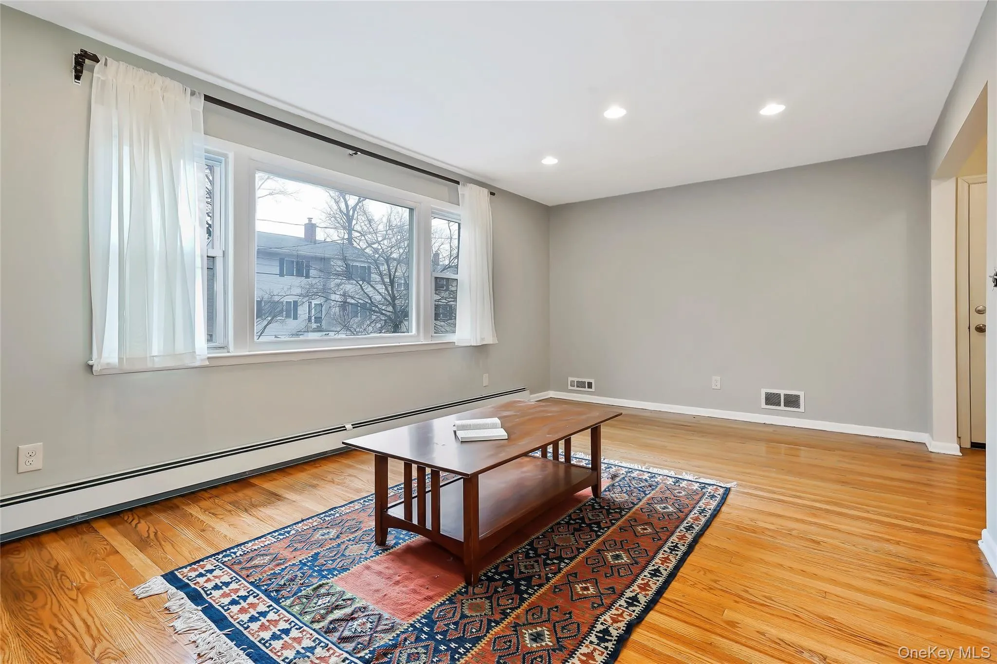 425 First Avenue, Pelham, NY, 2 Bedrooms Bedrooms, 5 Rooms Rooms,1 BathroomBathrooms,Residential Lease,For Rent,First,0,1001591 425 First Avenue, Pelham, NY, 2 Bedrooms Bedrooms, 5 Rooms Rooms,1 BathroomBathrooms,Residential Lease,For Rent,First,0,1001591