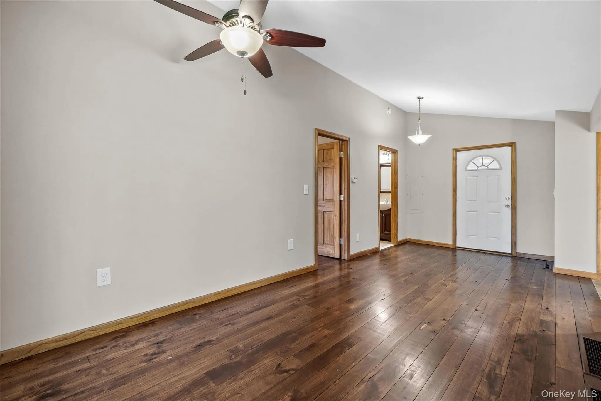 31 Paradise Hill, Cornwall, NY, 2 Bedrooms Bedrooms, 5 Rooms Rooms,1 BathroomBathrooms,Residential,For Rent,Paradise,0,1001595 31 Paradise Hill, Cornwall, NY, 2 Bedrooms Bedrooms, 5 Rooms Rooms,1 BathroomBathrooms,Residential,For Rent,Paradise,0,1001595