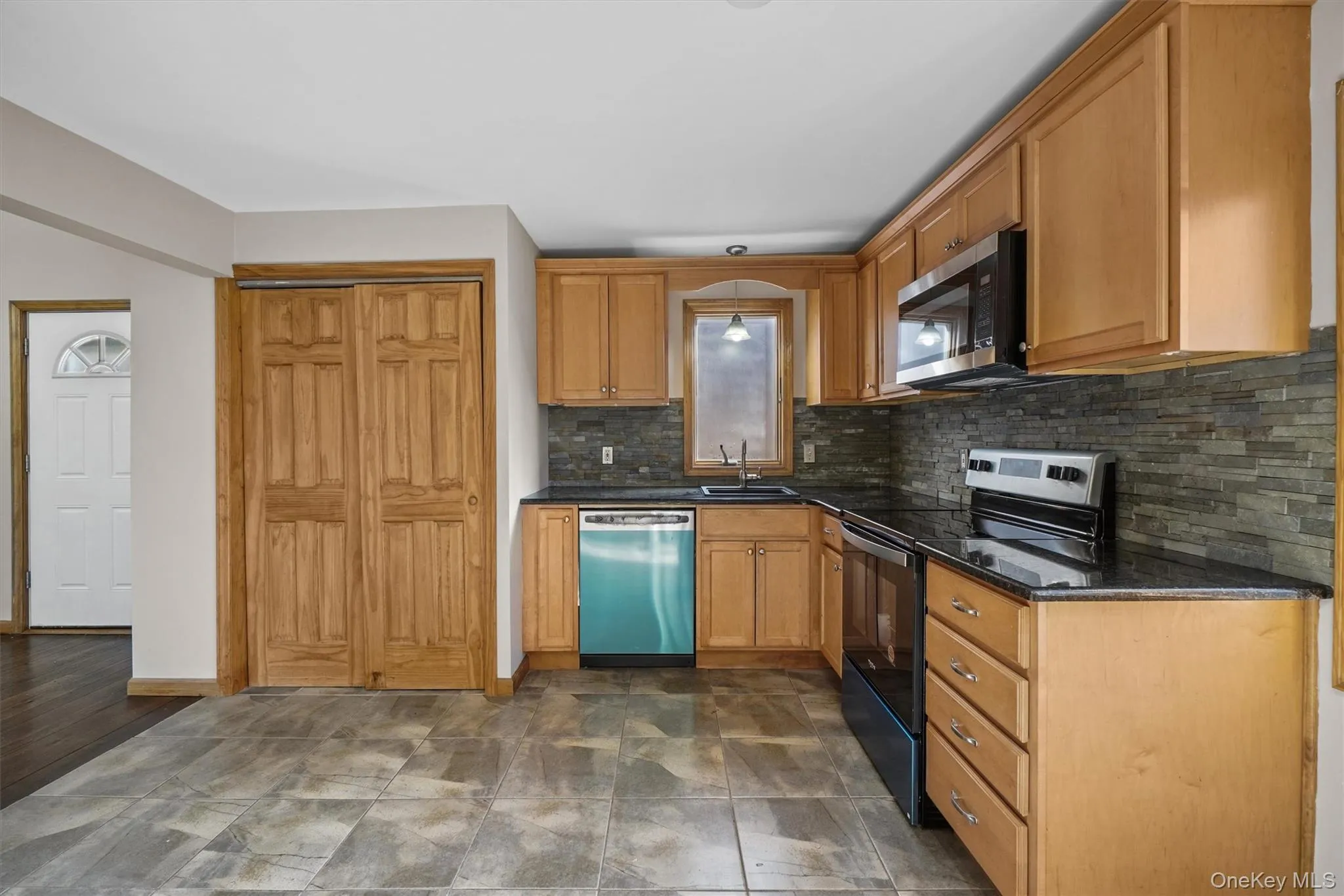 31 Paradise Hill, Cornwall, NY, 2 Bedrooms Bedrooms, 5 Rooms Rooms,1 BathroomBathrooms,Residential,For Rent,Paradise,0,1001595 31 Paradise Hill, Cornwall, NY, 2 Bedrooms Bedrooms, 5 Rooms Rooms,1 BathroomBathrooms,Residential,For Rent,Paradise,0,1001595