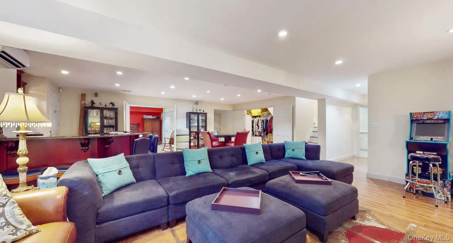 17 Tappanwood Drive, Oyster Bay, NY, 5 Bedrooms Bedrooms, 10 Rooms Rooms,4 BathroomsBathrooms,Residential,For Rent,Tappanwood,0,1001603 17 Tappanwood Drive, Oyster Bay, NY, 5 Bedrooms Bedrooms, 10 Rooms Rooms,4 BathroomsBathrooms,Residential,For Rent,Tappanwood,0,1001603