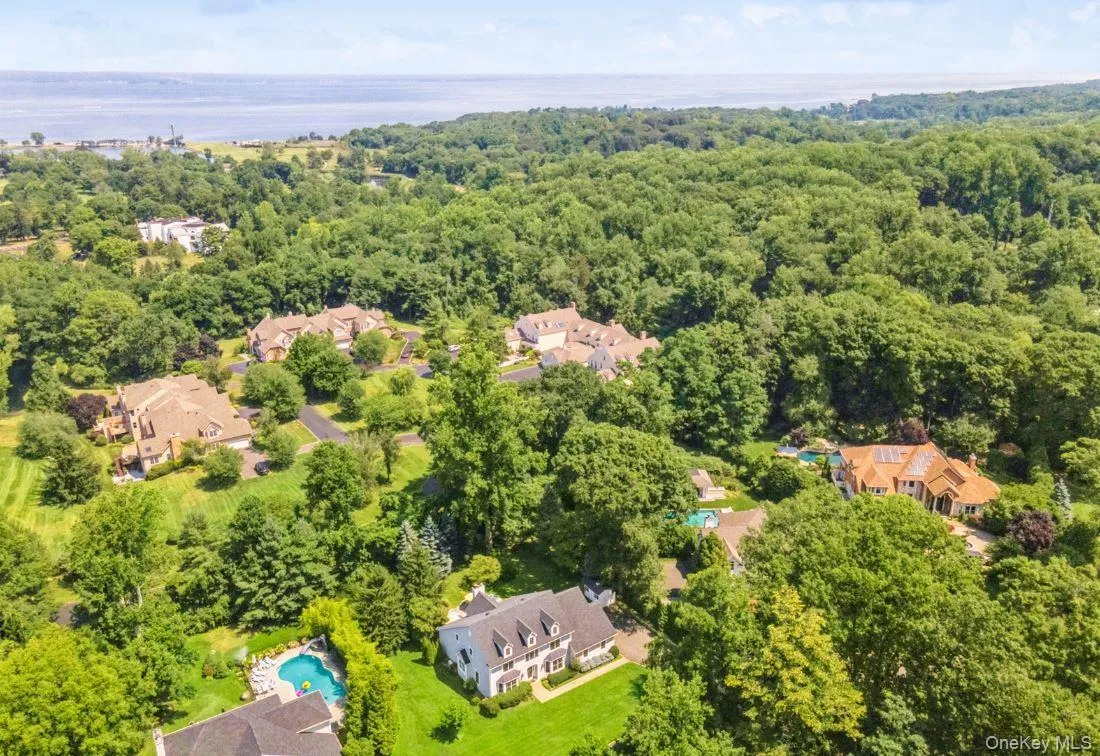 17 Tappanwood Drive, Oyster Bay, NY, 5 Bedrooms Bedrooms, 10 Rooms Rooms,4 BathroomsBathrooms,Residential,For Rent,Tappanwood,0,1001603 17 Tappanwood Drive, Oyster Bay, NY, 5 Bedrooms Bedrooms, 10 Rooms Rooms,4 BathroomsBathrooms,Residential,For Rent,Tappanwood,0,1001603