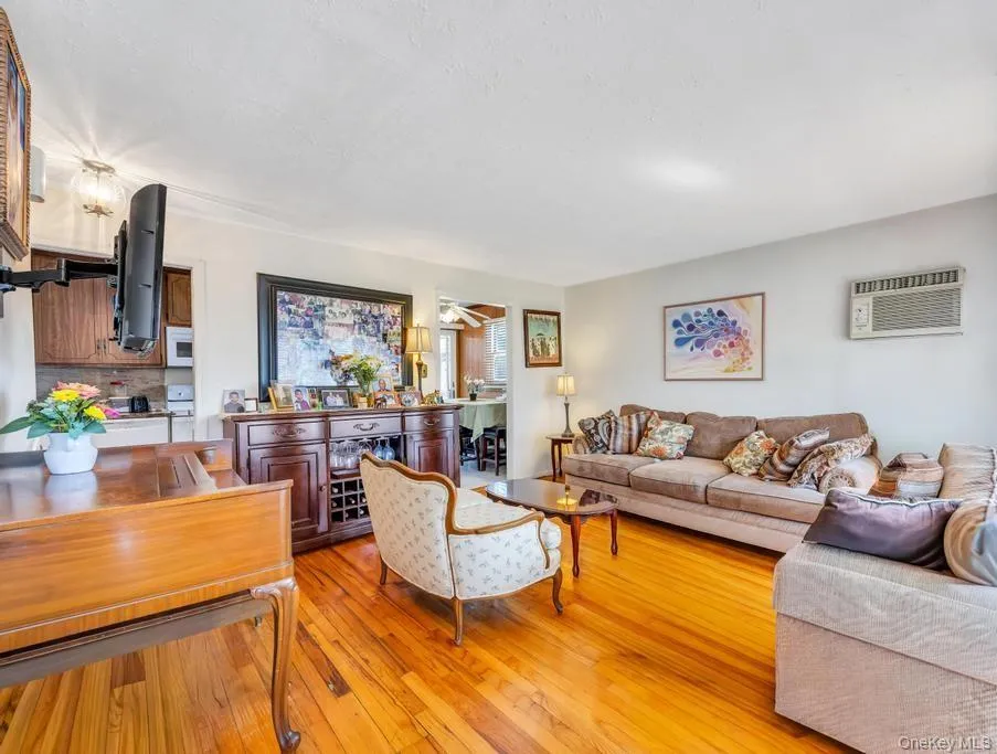 190 Sylvester Street, Hempstead, NY, 4 Bedrooms Bedrooms, 7 Rooms Rooms,2 BathroomsBathrooms,Residential,For Rent,Sylvester,0,1001608 190 Sylvester Street, Hempstead, NY, 4 Bedrooms Bedrooms, 7 Rooms Rooms,2 BathroomsBathrooms,Residential,For Rent,Sylvester,0,1001608