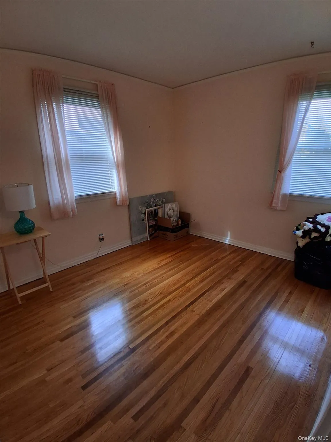 76-37 271st Street, New York, NY, 3 Bedrooms Bedrooms, 6 Rooms Rooms,1 BathroomBathrooms,Residential,For Rent,271st,0,1001613 76-37 271st Street, New York, NY, 3 Bedrooms Bedrooms, 6 Rooms Rooms,1 BathroomBathrooms,Residential,For Rent,271st,0,1001613