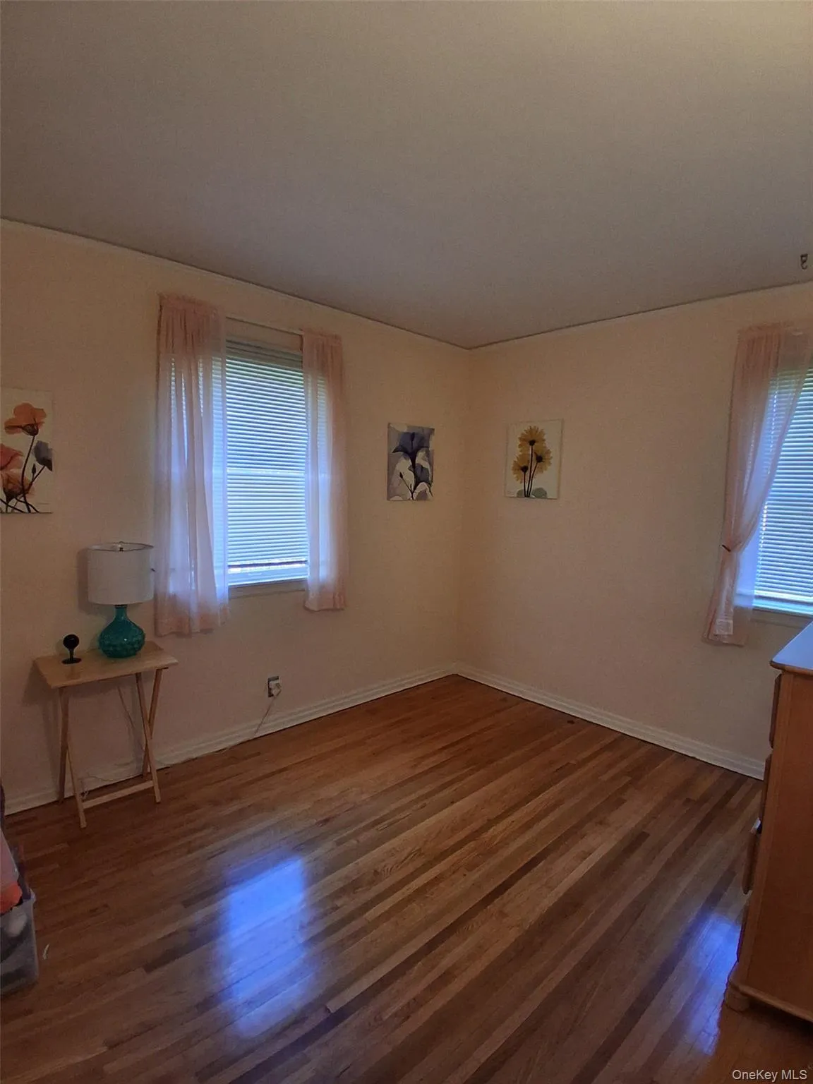 76-37 271st Street, New York, NY, 3 Bedrooms Bedrooms, 6 Rooms Rooms,1 BathroomBathrooms,Residential,For Rent,271st,0,1001613 76-37 271st Street, New York, NY, 3 Bedrooms Bedrooms, 6 Rooms Rooms,1 BathroomBathrooms,Residential,For Rent,271st,0,1001613