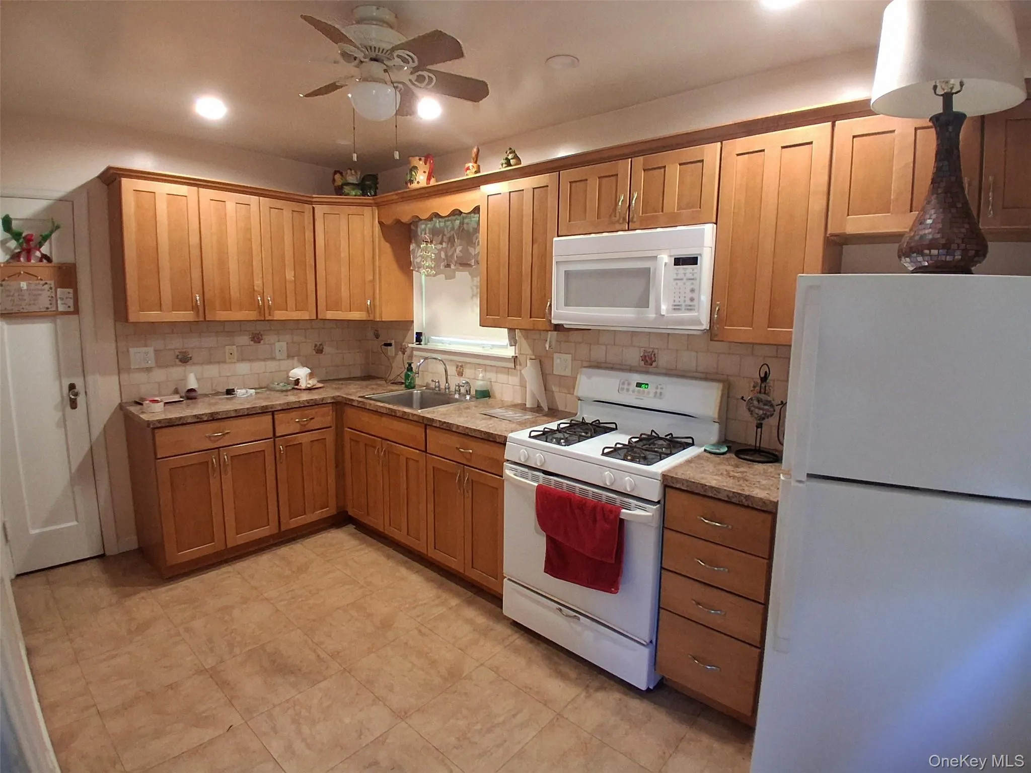 76-37 271st Street, New York, NY, 3 Bedrooms Bedrooms, 6 Rooms Rooms,1 BathroomBathrooms,Residential,For Rent,271st,0,1001613 76-37 271st Street, New York, NY, 3 Bedrooms Bedrooms, 6 Rooms Rooms,1 BathroomBathrooms,Residential,For Rent,271st,0,1001613