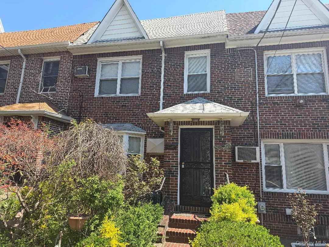 6333 83rd Street, New York, NY, 3 Bedrooms Bedrooms, 7 Rooms Rooms,1 BathroomBathrooms,Residential Sale,For Rent,83rd,0,1001628 6333 83rd Street, New York, NY, 3 Bedrooms Bedrooms, 7 Rooms Rooms,1 BathroomBathrooms,Residential Sale,For Rent,83rd,0,1001628