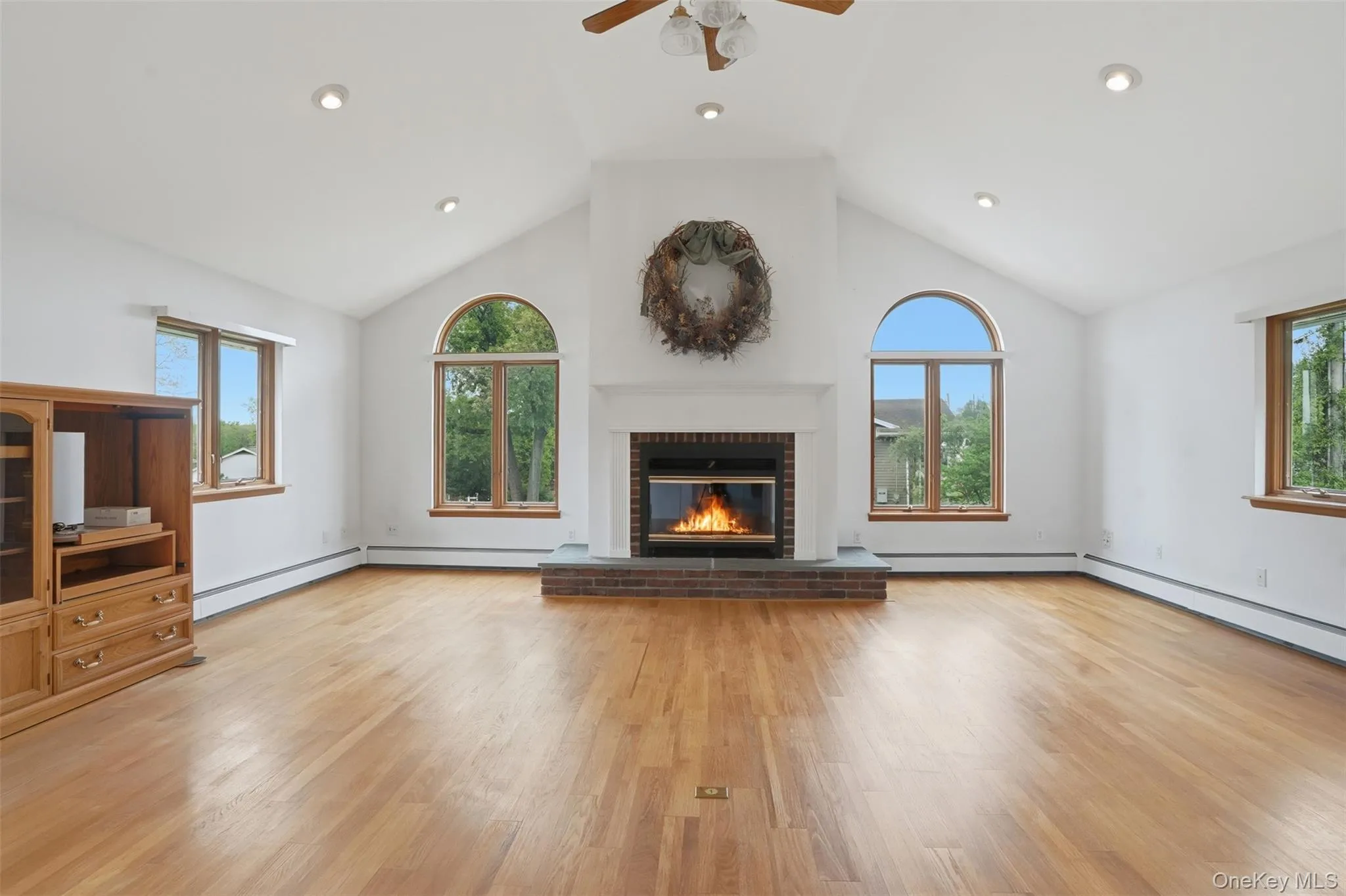 205 East Drive, Hurley, NY, 3 Bedrooms Bedrooms, 10 Rooms Rooms,2 BathroomsBathrooms,Residential,For Rent,East,0,1001630 205 East Drive, Hurley, NY, 3 Bedrooms Bedrooms, 10 Rooms Rooms,2 BathroomsBathrooms,Residential,For Rent,East,0,1001630