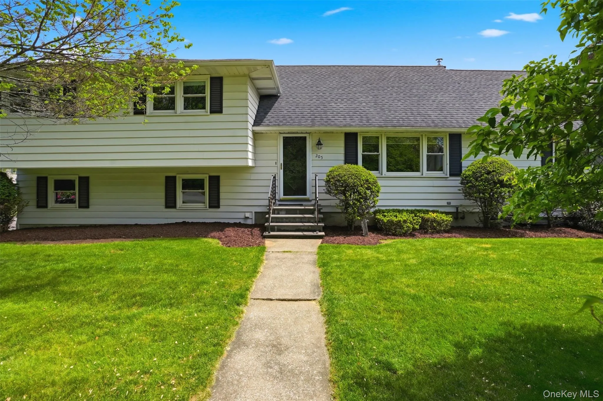 205 East Drive, Hurley, NY, 3 Bedrooms Bedrooms, 10 Rooms Rooms,2 BathroomsBathrooms,Residential,For Rent,East,0,1001630 205 East Drive, Hurley, NY, 3 Bedrooms Bedrooms, 10 Rooms Rooms,2 BathroomsBathrooms,Residential,For Rent,East,0,1001630