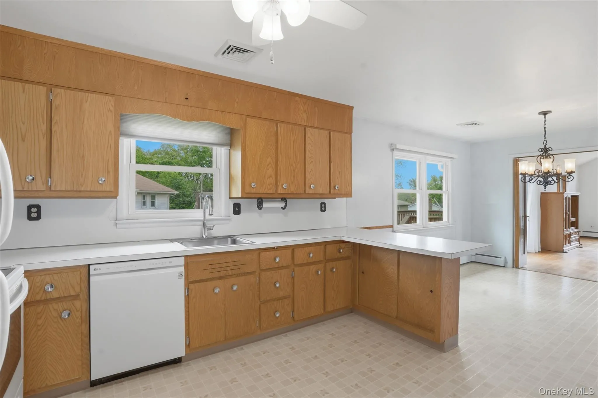 205 East Drive, Hurley, NY, 3 Bedrooms Bedrooms, 10 Rooms Rooms,2 BathroomsBathrooms,Residential,For Rent,East,0,1001630 205 East Drive, Hurley, NY, 3 Bedrooms Bedrooms, 10 Rooms Rooms,2 BathroomsBathrooms,Residential,For Rent,East,0,1001630
