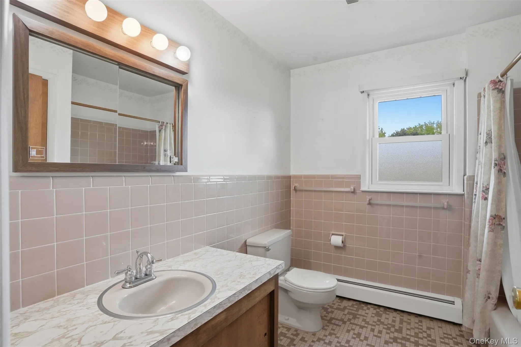 205 East Drive, Hurley, NY, 3 Bedrooms Bedrooms, 10 Rooms Rooms,2 BathroomsBathrooms,Residential,For Rent,East,0,1001630 205 East Drive, Hurley, NY, 3 Bedrooms Bedrooms, 10 Rooms Rooms,2 BathroomsBathrooms,Residential,For Rent,East,0,1001630