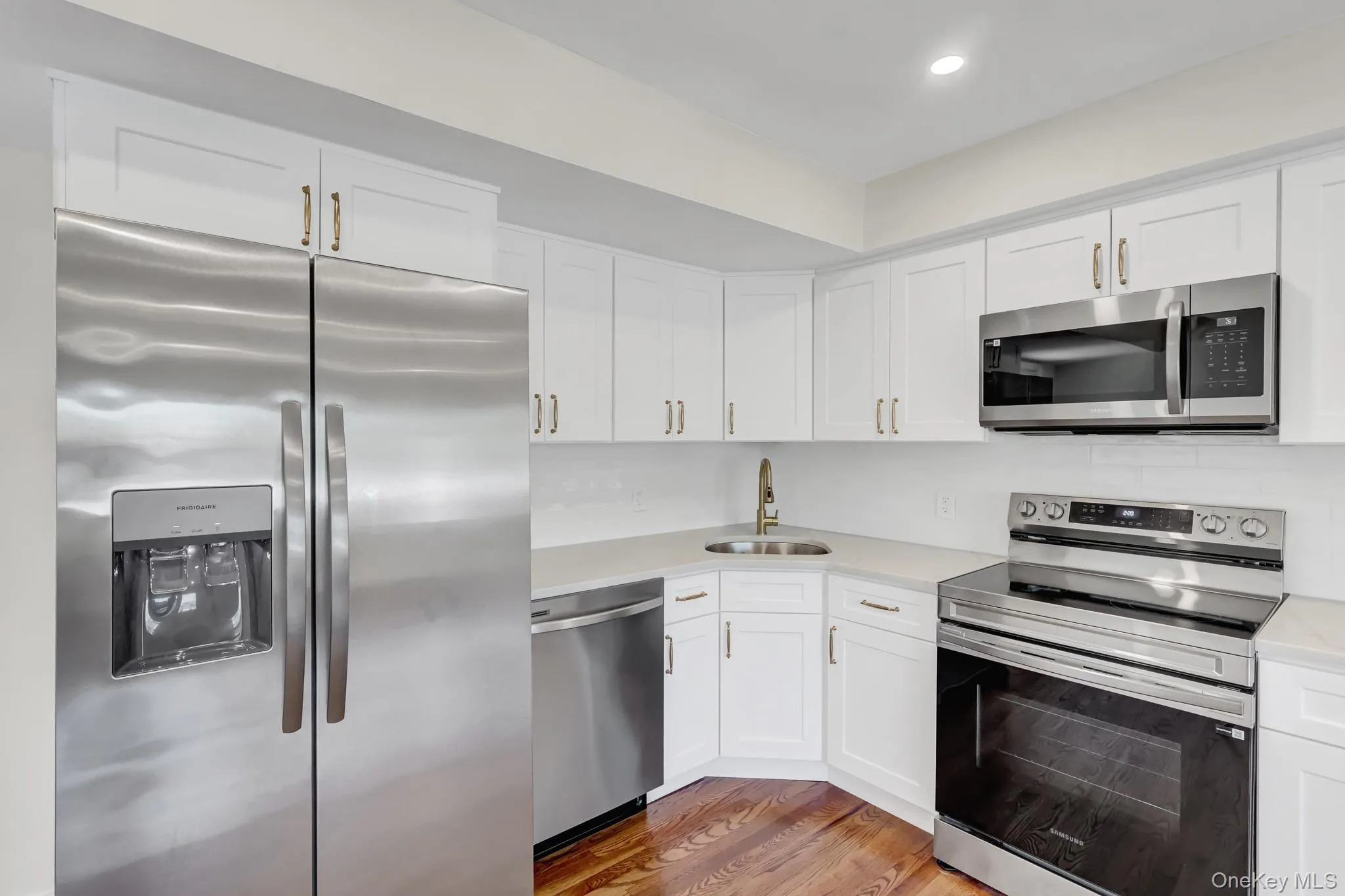 3107 Gull Avenue, Brookhaven, NY, 3 Bedrooms Bedrooms, 6 Rooms Rooms,1 BathroomBathrooms,Residential Lease,For Rent,Gull,0,1001634 3107 Gull Avenue, Brookhaven, NY, 3 Bedrooms Bedrooms, 6 Rooms Rooms,1 BathroomBathrooms,Residential Lease,For Rent,Gull,0,1001634