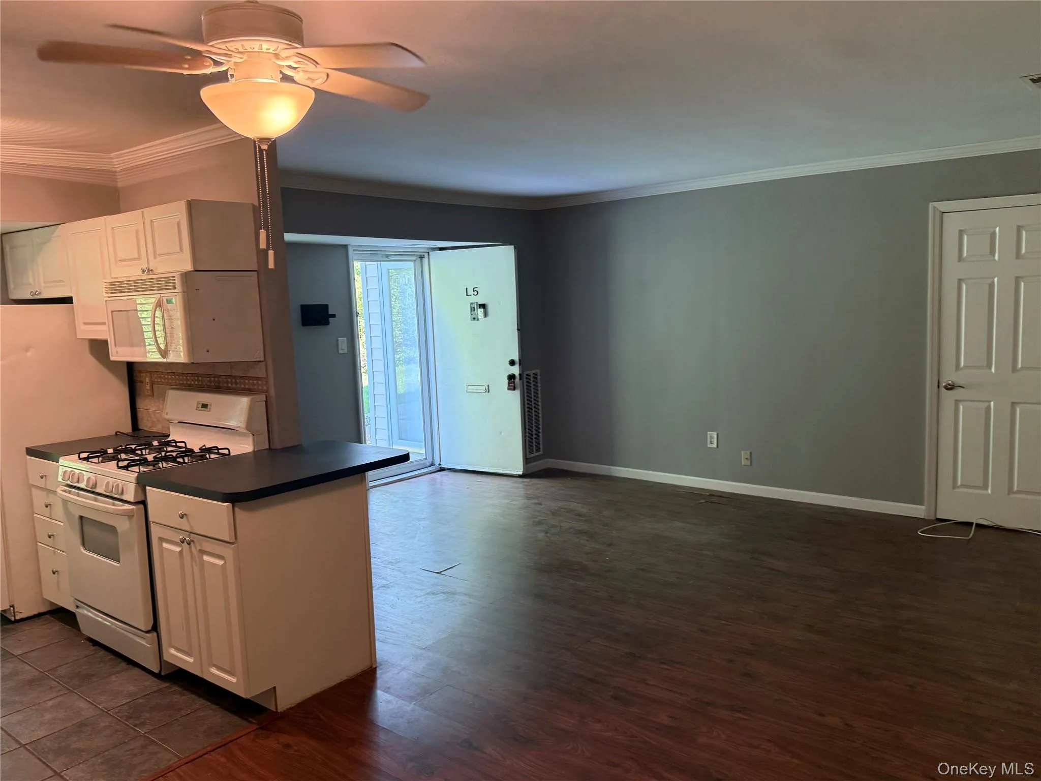 5 Laramie court, Brookhaven, NY, 1 Bedroom Bedrooms, 4 Rooms Rooms,1 BathroomBathrooms,Residential Lease,For Rent,Laramie court,0,1001642 5 Laramie court, Brookhaven, NY, 1 Bedroom Bedrooms, 4 Rooms Rooms,1 BathroomBathrooms,Residential Lease,For Rent,Laramie court,0,1001642