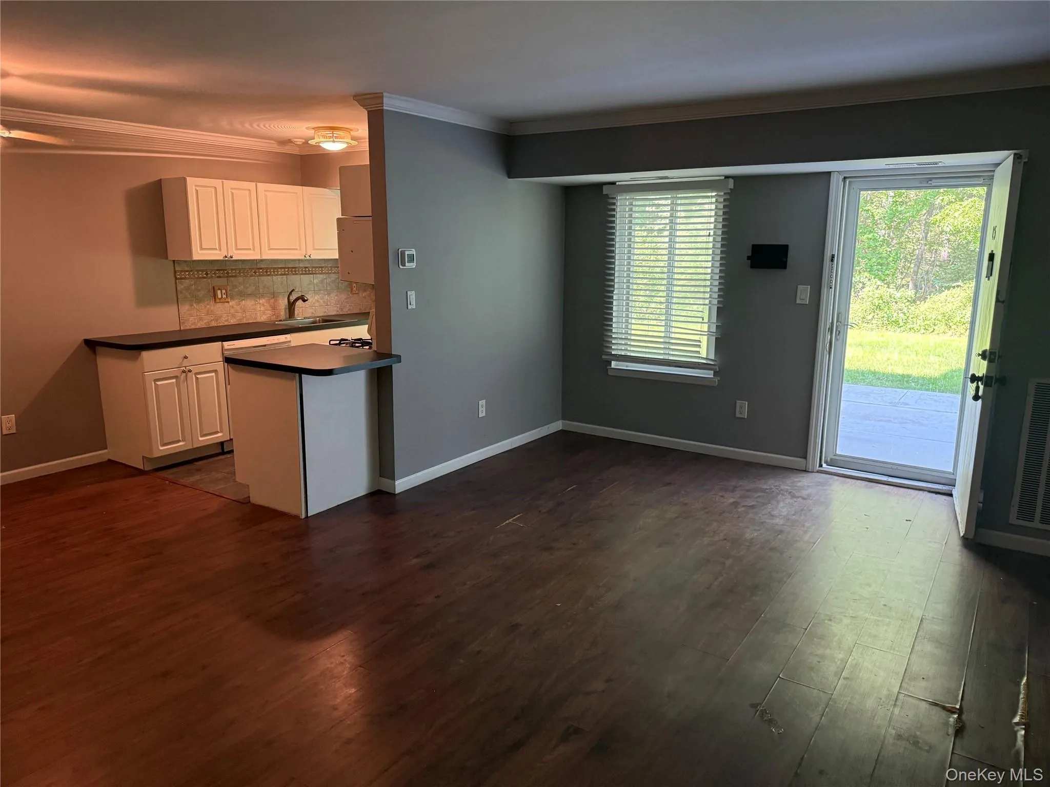 5 Laramie court, Brookhaven, NY, 1 Bedroom Bedrooms, 4 Rooms Rooms,1 BathroomBathrooms,Residential Lease,For Rent,Laramie court,0,1001642 5 Laramie court, Brookhaven, NY, 1 Bedroom Bedrooms, 4 Rooms Rooms,1 BathroomBathrooms,Residential Lease,For Rent,Laramie court,0,1001642