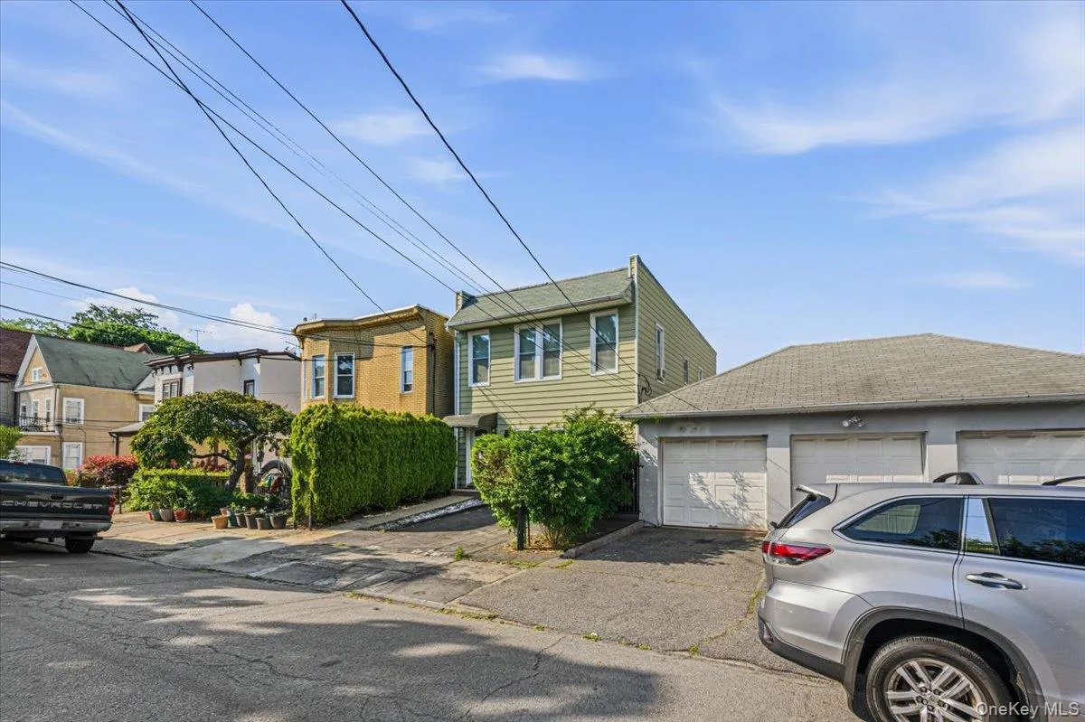 47 Villa Avenue, Yonkers, NY, 4 Bedrooms Bedrooms, 10 Rooms Rooms,2 BathroomsBathrooms,Residential,For Rent,Villa,0,1001643 47 Villa Avenue, Yonkers, NY, 4 Bedrooms Bedrooms, 10 Rooms Rooms,2 BathroomsBathrooms,Residential,For Rent,Villa,0,1001643