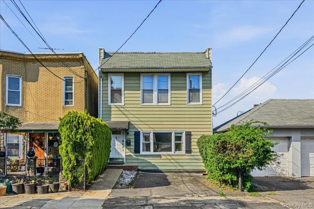 47 Villa Avenue, Yonkers, NY, 4 Bedrooms Bedrooms, 10 Rooms Rooms,2 BathroomsBathrooms,Residential,For Rent,Villa,0,1001643 47 Villa Avenue, Yonkers, NY, 4 Bedrooms Bedrooms, 10 Rooms Rooms,2 BathroomsBathrooms,Residential,For Rent,Villa,0,1001643