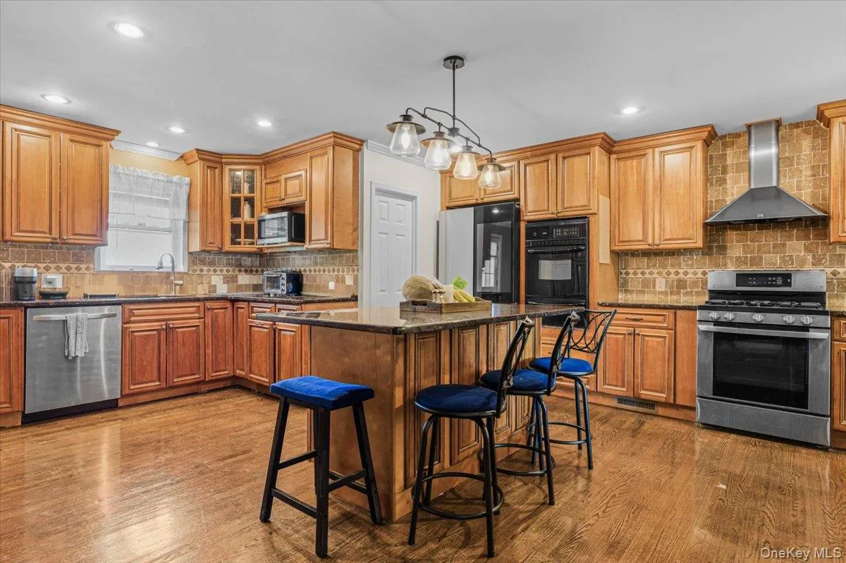 47 Villa Avenue, Yonkers, NY, 4 Bedrooms Bedrooms, 10 Rooms Rooms,2 BathroomsBathrooms,Residential,For Rent,Villa,0,1001643 47 Villa Avenue, Yonkers, NY, 4 Bedrooms Bedrooms, 10 Rooms Rooms,2 BathroomsBathrooms,Residential,For Rent,Villa,0,1001643