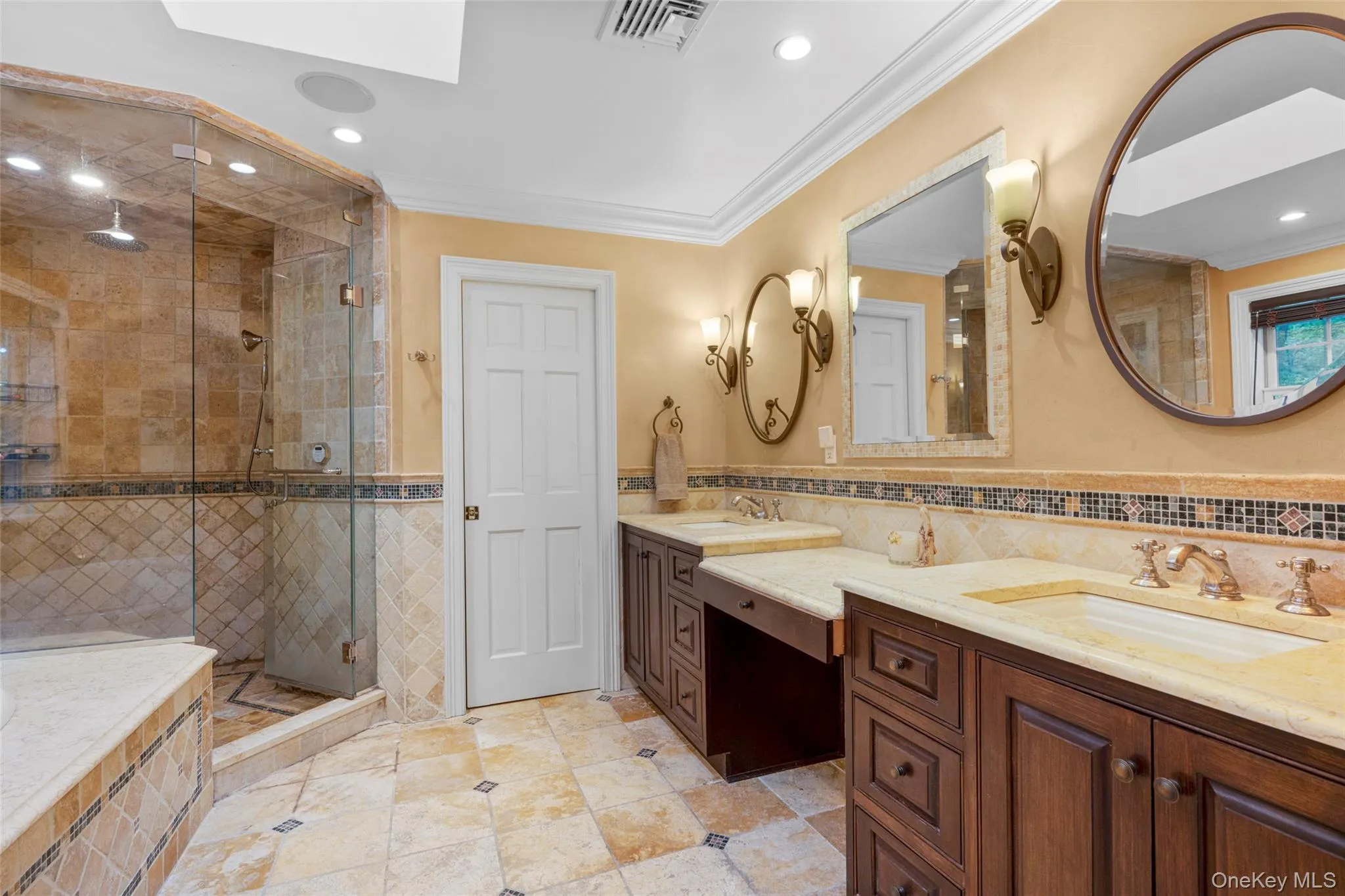 Ensuite Primary Bathroom with double sinks Ensuite Primary Bathroom with double sinks
