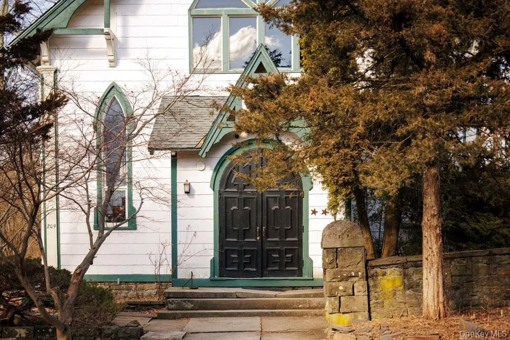 209-211 Fishcreek Road, Saugerties, NY, 6 Bedrooms Bedrooms, 10 Rooms Rooms,3 BathroomsBathrooms,Residential Sale,For Rent,Fishcreek,0,1001648 209-211 Fishcreek Road, Saugerties, NY, 6 Bedrooms Bedrooms, 10 Rooms Rooms,3 BathroomsBathrooms,Residential Sale,For Rent,Fishcreek,0,1001648