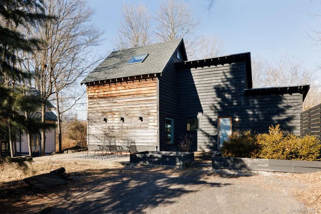 209-211 Fishcreek Road, Saugerties, NY, 6 Bedrooms Bedrooms, 10 Rooms Rooms,3 BathroomsBathrooms,Residential Sale,For Rent,Fishcreek,0,1001648 209-211 Fishcreek Road, Saugerties, NY, 6 Bedrooms Bedrooms, 10 Rooms Rooms,3 BathroomsBathrooms,Residential Sale,For Rent,Fishcreek,0,1001648