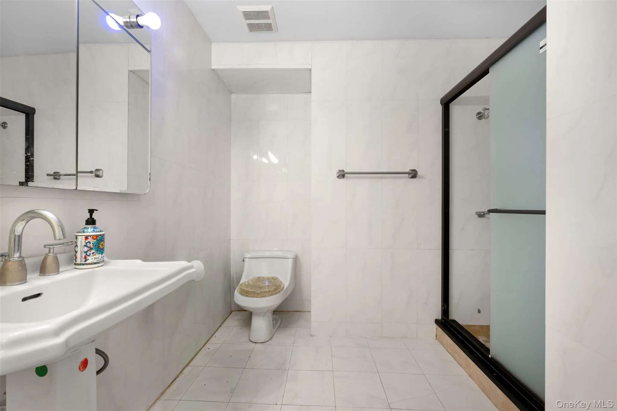 10 Swan Court, Glen Cove, NY, 5 Bedrooms Bedrooms, 7 Rooms Rooms,3 BathroomsBathrooms,Residential,For Rent,Swan,0,1001652 10 Swan Court, Glen Cove, NY, 5 Bedrooms Bedrooms, 7 Rooms Rooms,3 BathroomsBathrooms,Residential,For Rent,Swan,0,1001652