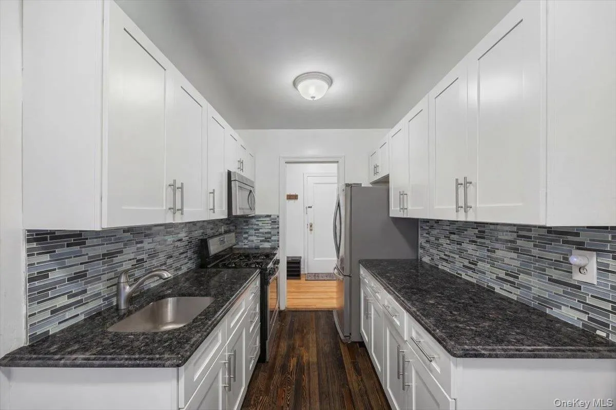 10 Nosband Avenue, White Plains, NY, 1 Bedroom Bedrooms, 3 Rooms Rooms,1 BathroomBathrooms,Residential Sale,For Rent,Nosband,0,1001663 10 Nosband Avenue, White Plains, NY, 1 Bedroom Bedrooms, 3 Rooms Rooms,1 BathroomBathrooms,Residential Sale,For Rent,Nosband,0,1001663
