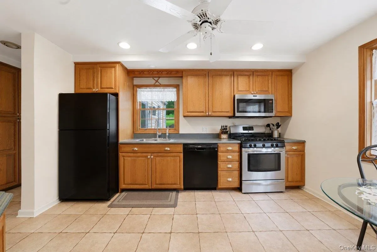 85 Halstead Avenue, Yonkers, NY, 4 Bedrooms Bedrooms, 8 Rooms Rooms,2 BathroomsBathrooms,Residential,For Rent,Halstead,0,1001671 85 Halstead Avenue, Yonkers, NY, 4 Bedrooms Bedrooms, 8 Rooms Rooms,2 BathroomsBathrooms,Residential,For Rent,Halstead,0,1001671
