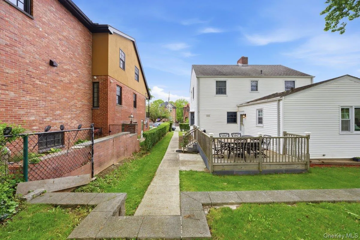 85 Halstead Avenue, Yonkers, NY, 4 Bedrooms Bedrooms, 8 Rooms Rooms,2 BathroomsBathrooms,Residential,For Rent,Halstead,0,1001671 85 Halstead Avenue, Yonkers, NY, 4 Bedrooms Bedrooms, 8 Rooms Rooms,2 BathroomsBathrooms,Residential,For Rent,Halstead,0,1001671