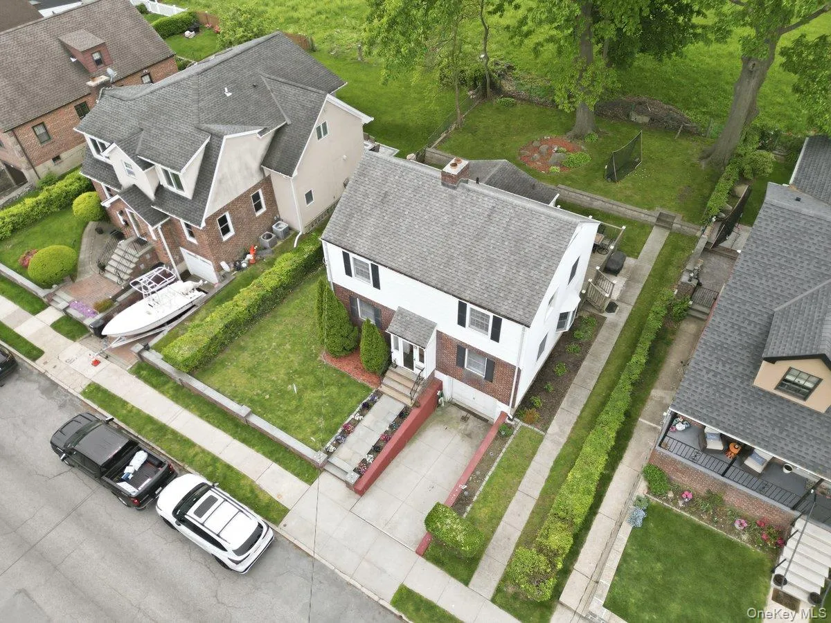85 Halstead Avenue, Yonkers, NY, 4 Bedrooms Bedrooms, 8 Rooms Rooms,2 BathroomsBathrooms,Residential,For Rent,Halstead,0,1001671 85 Halstead Avenue, Yonkers, NY, 4 Bedrooms Bedrooms, 8 Rooms Rooms,2 BathroomsBathrooms,Residential,For Rent,Halstead,0,1001671
