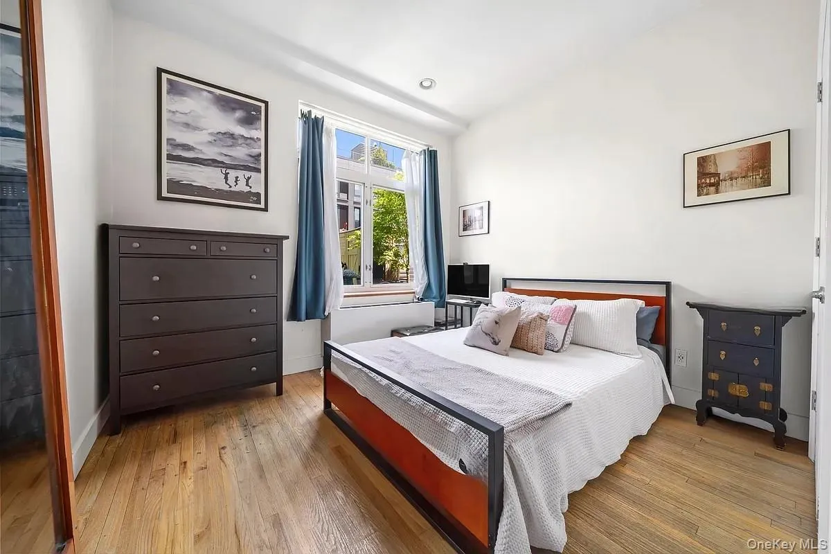 91 Grand Avenue, New York, NY, 1 Bedroom Bedrooms, 3 Rooms Rooms,1 BathroomBathrooms,Residential,For Rent,Grand,0,1001680 91 Grand Avenue, New York, NY, 1 Bedroom Bedrooms, 3 Rooms Rooms,1 BathroomBathrooms,Residential,For Rent,Grand,0,1001680
