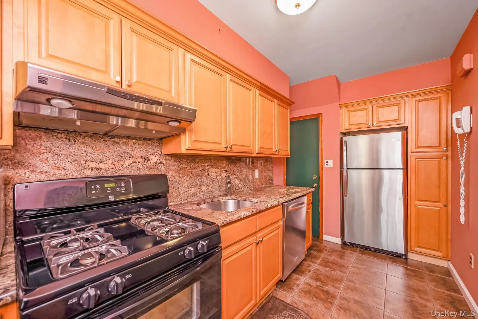 65-56 77th Place, New York, NY, 3 Bedrooms Bedrooms, 8 Rooms Rooms,1 BathroomBathrooms,Residential Sale,For Rent,77th,0,1001688 65-56 77th Place, New York, NY, 3 Bedrooms Bedrooms, 8 Rooms Rooms,1 BathroomBathrooms,Residential Sale,For Rent,77th,0,1001688