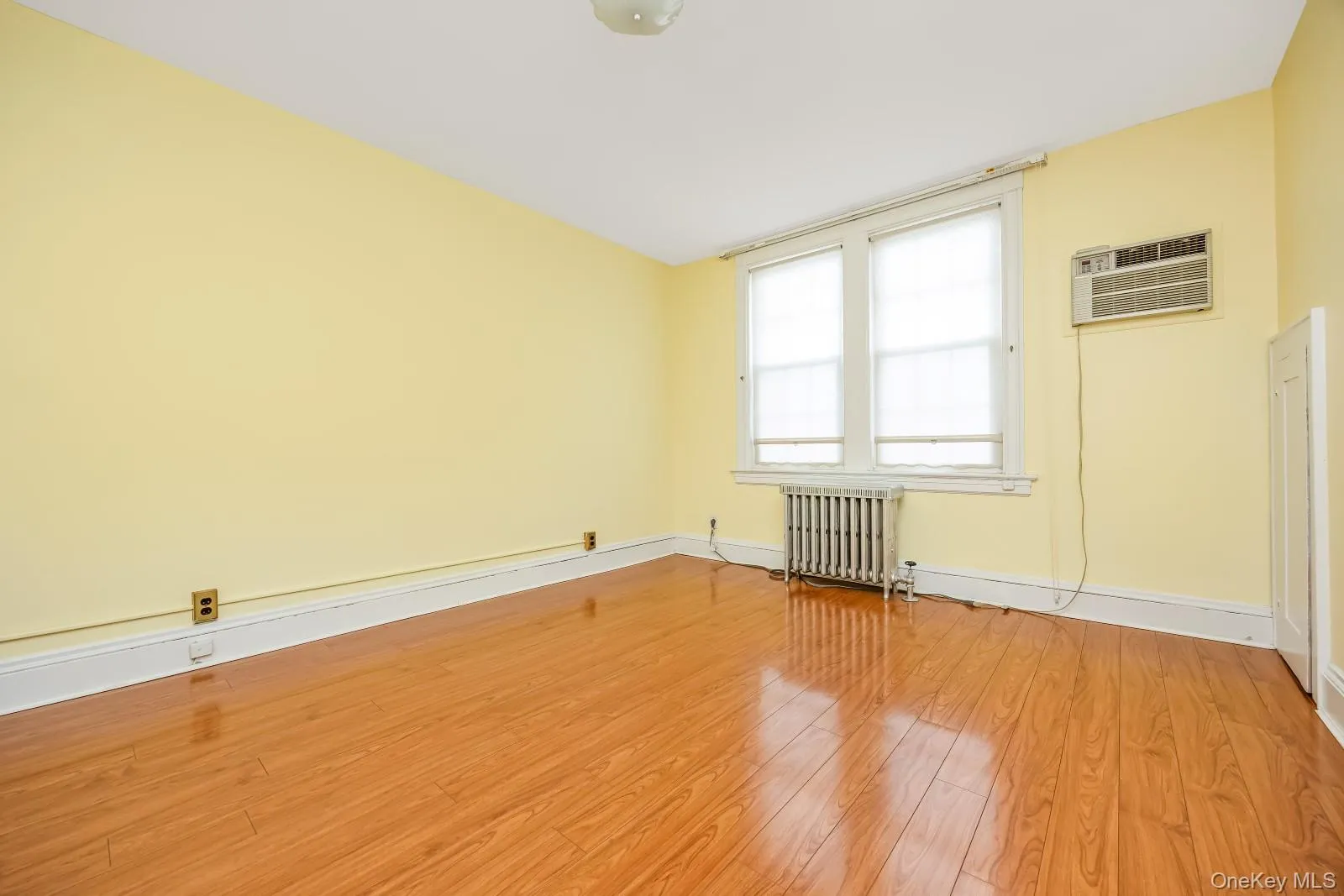 65-56 77th Place, New York, NY, 3 Bedrooms Bedrooms, 8 Rooms Rooms,1 BathroomBathrooms,Residential Sale,For Rent,77th,0,1001688 65-56 77th Place, New York, NY, 3 Bedrooms Bedrooms, 8 Rooms Rooms,1 BathroomBathrooms,Residential Sale,For Rent,77th,0,1001688