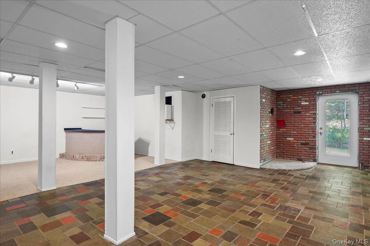 79 Healy Avenue, Greenburgh, NY, 5 Bedrooms Bedrooms, 9 Rooms Rooms,3 BathroomsBathrooms,Residential,For Rent,Healy,0,1001695 79 Healy Avenue, Greenburgh, NY, 5 Bedrooms Bedrooms, 9 Rooms Rooms,3 BathroomsBathrooms,Residential,For Rent,Healy,0,1001695