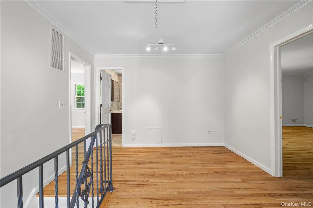 79 Healy Avenue, Greenburgh, NY, 5 Bedrooms Bedrooms, 9 Rooms Rooms,3 BathroomsBathrooms,Residential,For Rent,Healy,0,1001695 79 Healy Avenue, Greenburgh, NY, 5 Bedrooms Bedrooms, 9 Rooms Rooms,3 BathroomsBathrooms,Residential,For Rent,Healy,0,1001695
