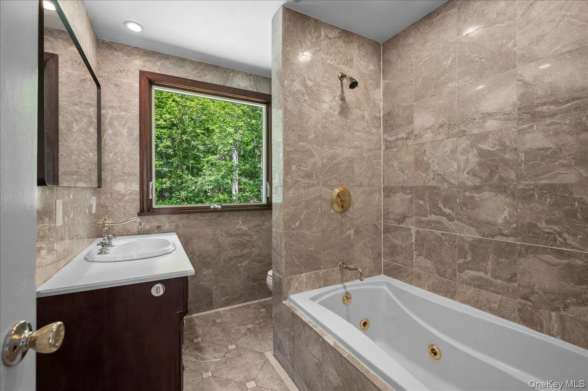 79 Healy Avenue, Greenburgh, NY, 5 Bedrooms Bedrooms, 9 Rooms Rooms,3 BathroomsBathrooms,Residential,For Rent,Healy,0,1001695 79 Healy Avenue, Greenburgh, NY, 5 Bedrooms Bedrooms, 9 Rooms Rooms,3 BathroomsBathrooms,Residential,For Rent,Healy,0,1001695