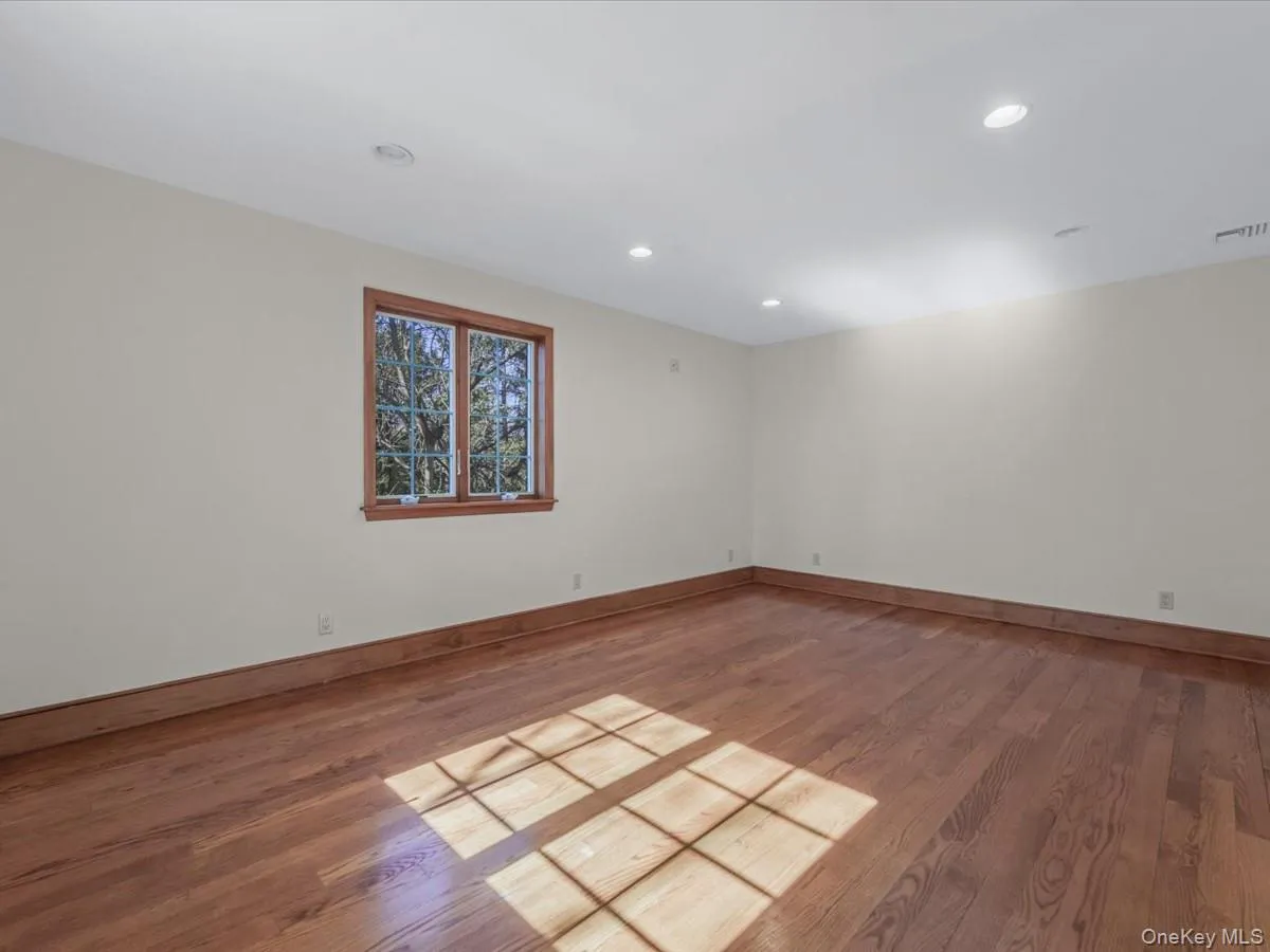 2 Amherst Road, North Hempstead, NY, 4 Bedrooms Bedrooms, 12 Rooms Rooms,3 BathroomsBathrooms,Residential Lease,For Rent,Amherst,0,1001701 2 Amherst Road, North Hempstead, NY, 4 Bedrooms Bedrooms, 12 Rooms Rooms,3 BathroomsBathrooms,Residential Lease,For Rent,Amherst,0,1001701